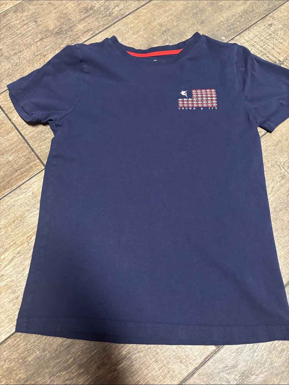 crown & ivy Navy Short-Sleeve Tee with Red Accent Graphic